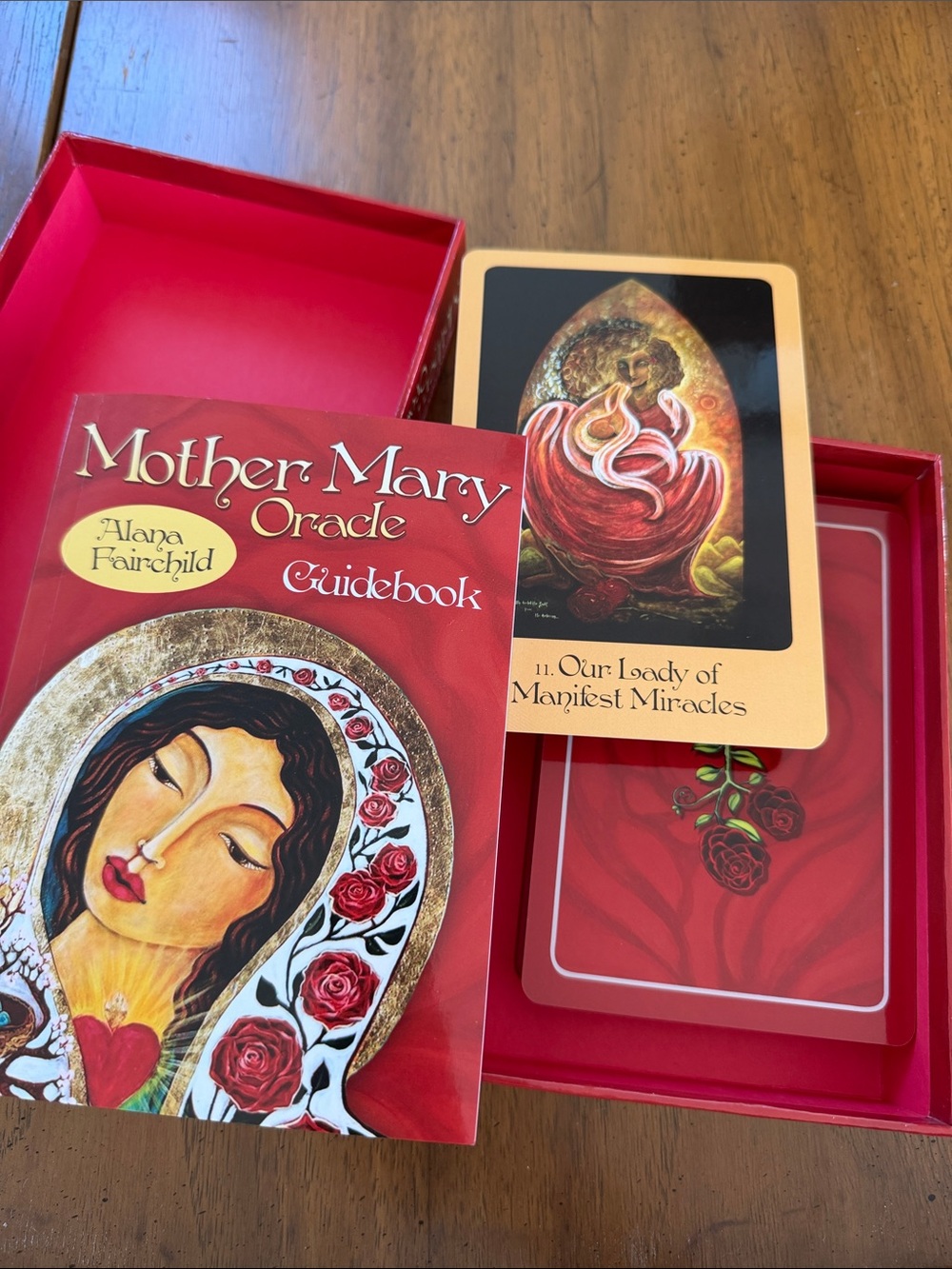 Mother Mary Oracle Guide Book - Picture 4 of 5